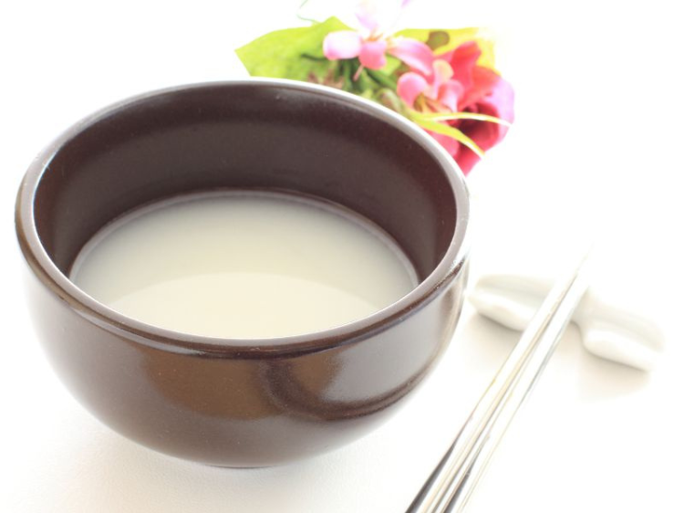 tắm rượu trắng có tác dụng gì