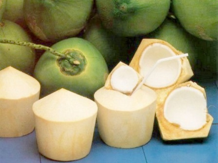 tắm trắng bằng nước dừa