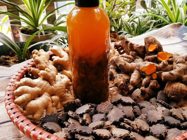 tắm trắng bằng rượu nghệ