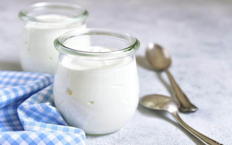 Tắm Trắng Bằng Sữa Chua Không Đường: Bí Quyết Đánh Thức Làn Da Trắng Sáng Tự Nhiên