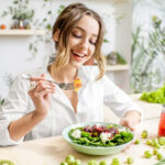 Cách giảm mỡ mặt nữ - Chế độ ăn uống lành mạnh