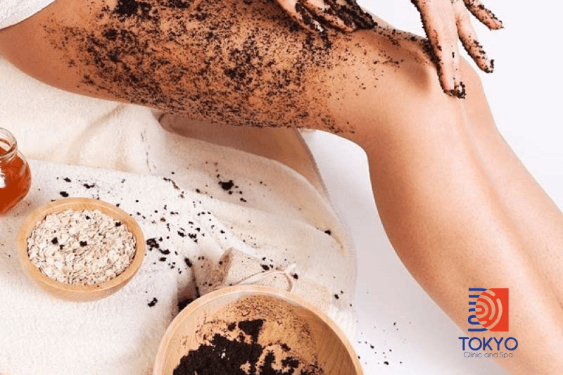tắm trắng bằng bã cà phê có bắt nắng không
